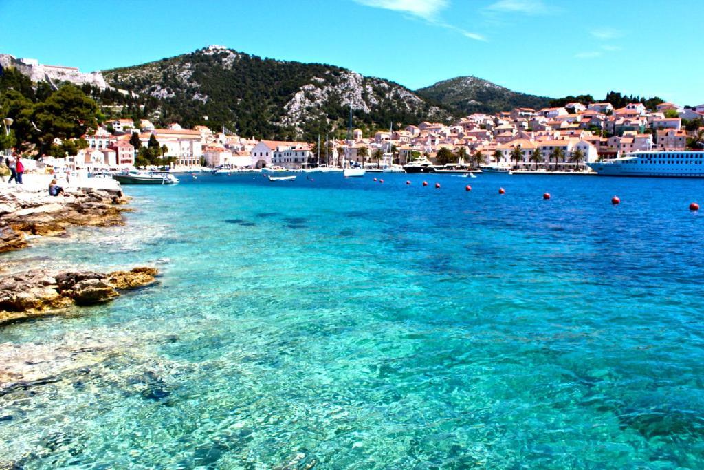 Apartments Luma Hvar Town Eksteriør bilde